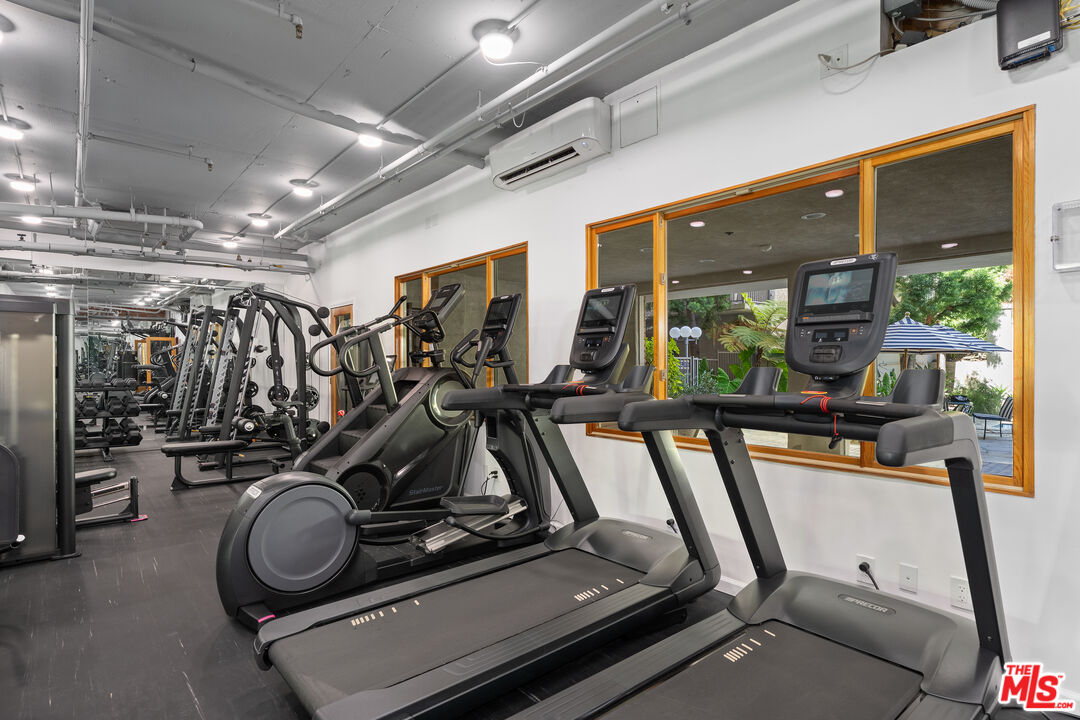 Los Angeles, California, 90024, United States, 2 Bedrooms Bedrooms, ,1 BathroomBathrooms,Residential,For Sale,1948814