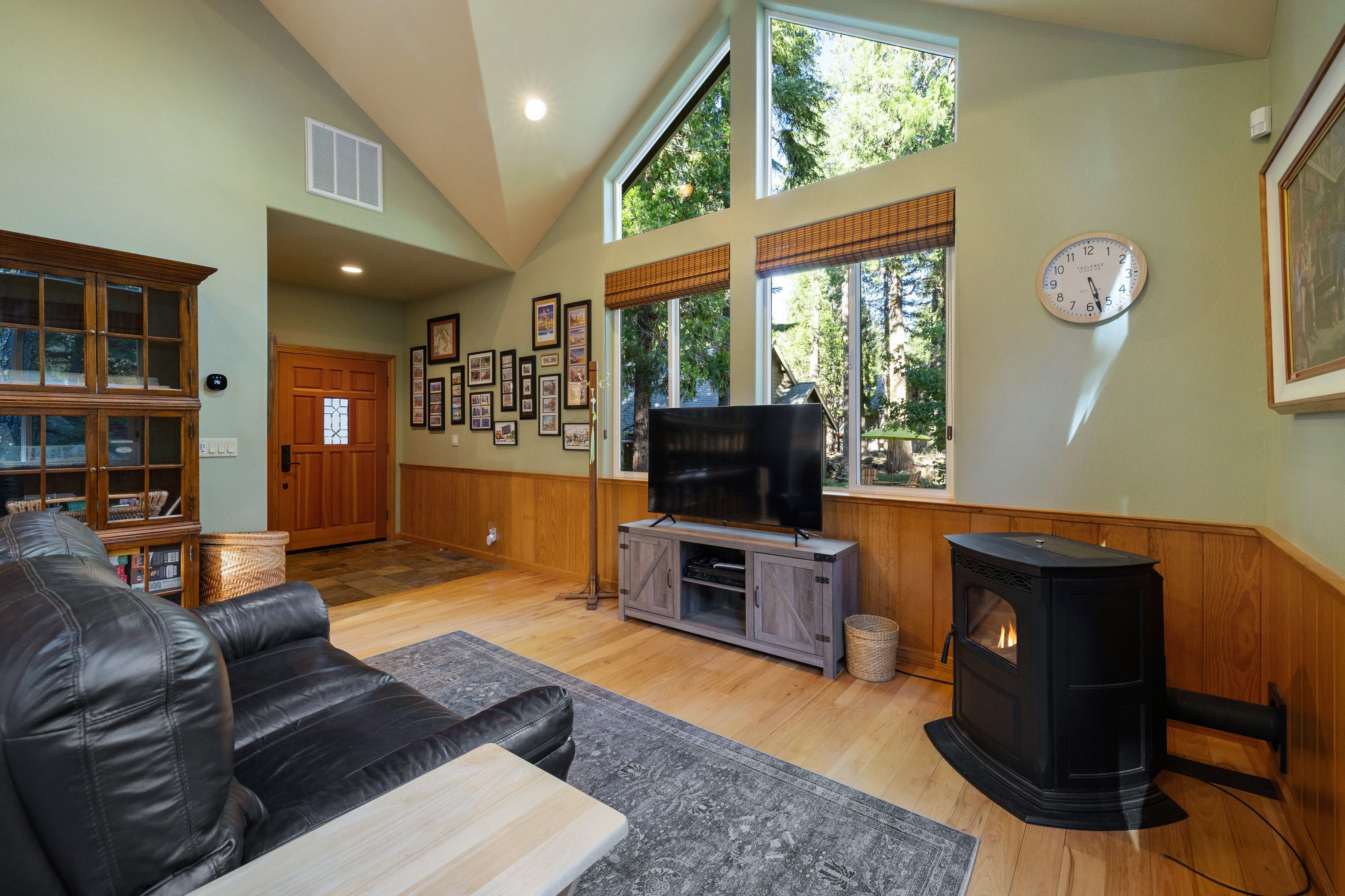  Luxury Mountain Retreat with Guest House on 1 Acre in the Heart of Graeagle - 物件實景