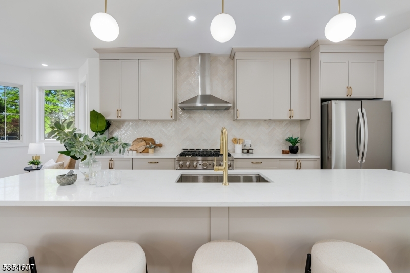 Chatham Boro, New Jersey, 07928, United States, 5 Bedrooms Bedrooms, ,5 BathroomsBathrooms,Residential,For Sale,1805398