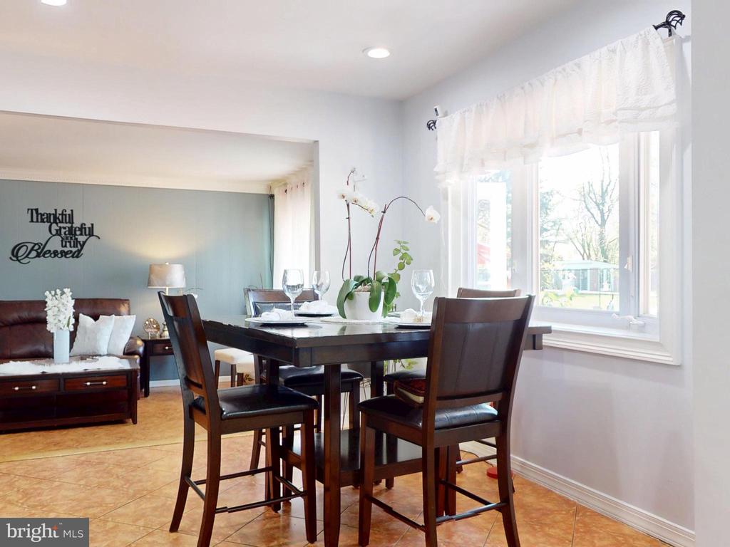 Silver Spring, Maryland, 20902, United States, 3 Bedrooms Bedrooms, ,3 BathroomsBathrooms,Residential,For Sale,1931688