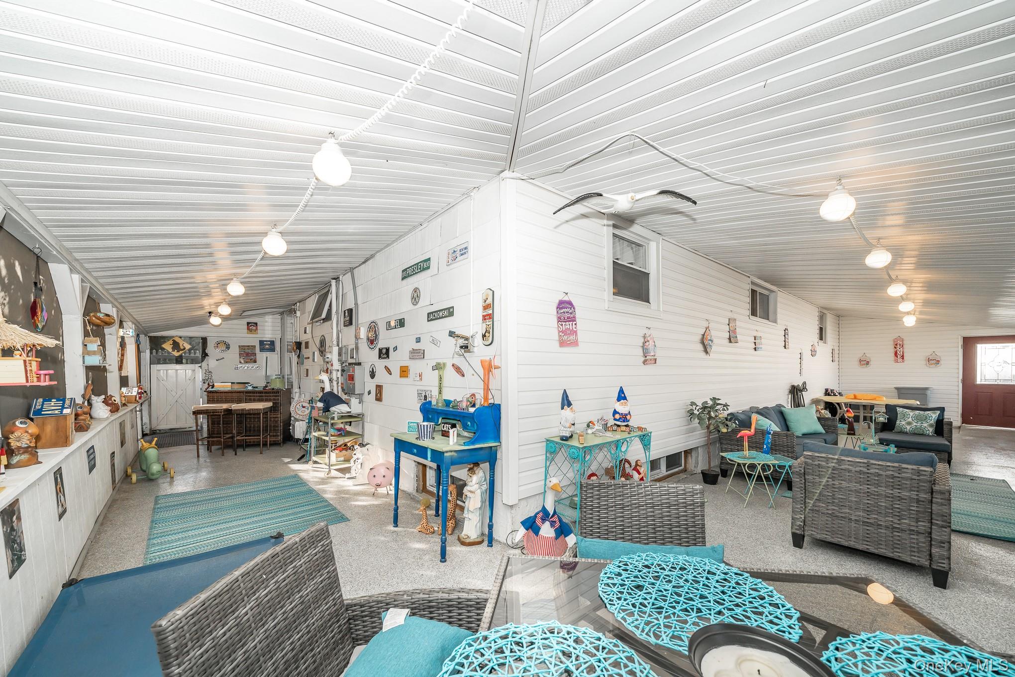 Bay Shore, New York, 11706, United States, 3 Bedrooms Bedrooms, ,1 BathroomBathrooms,Residential,For Sale,1980565