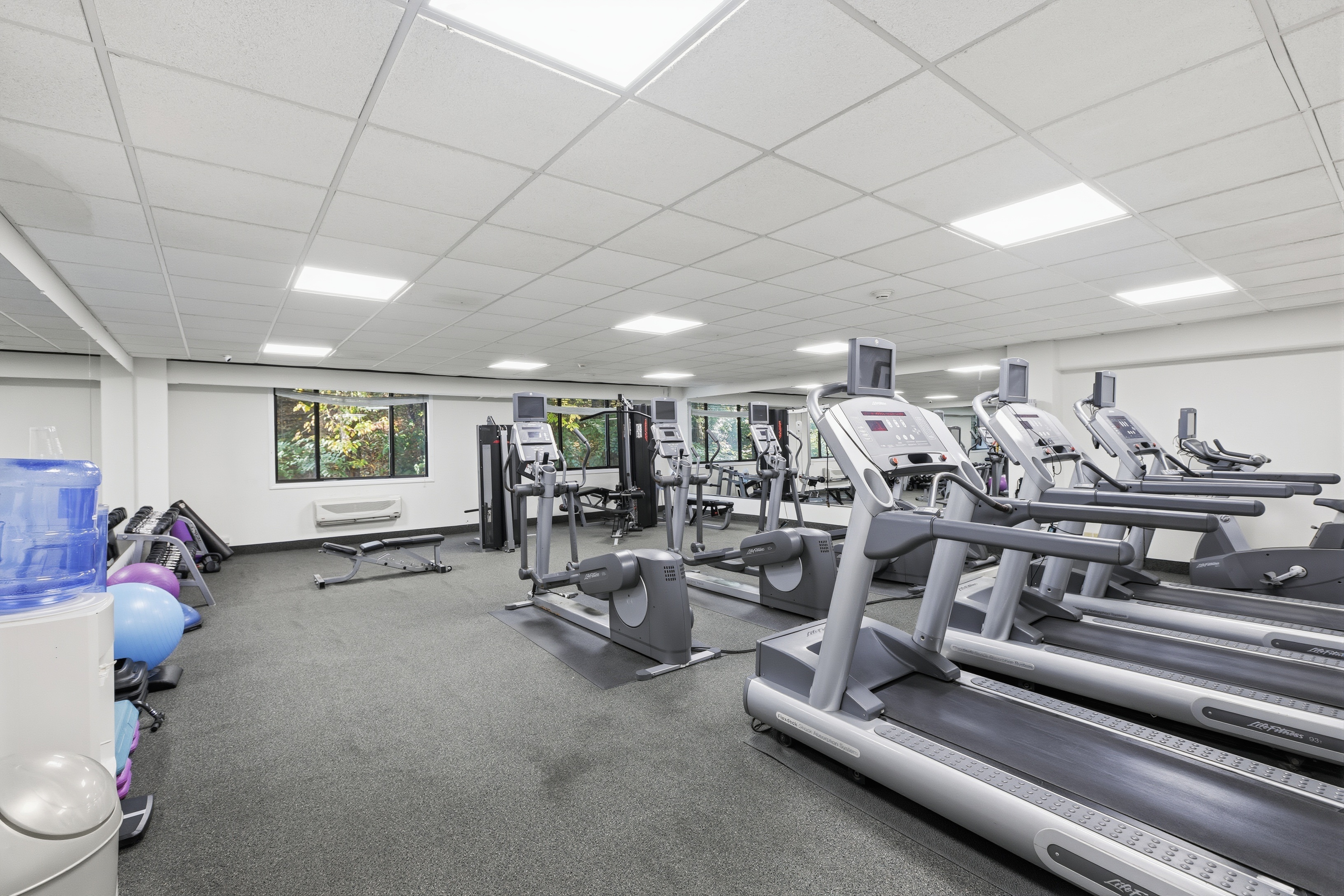 1500 Worcester Road, Framingham, MA 01702 - 物件實景