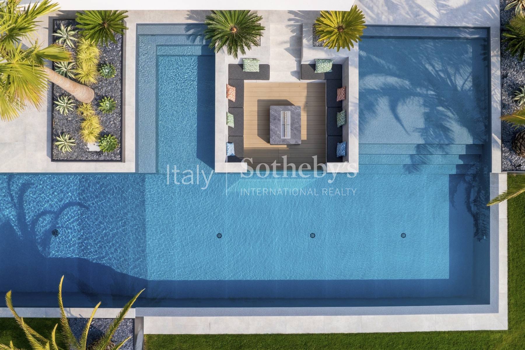  Exclusive modern villa with panoramic lake views - 物件實景
