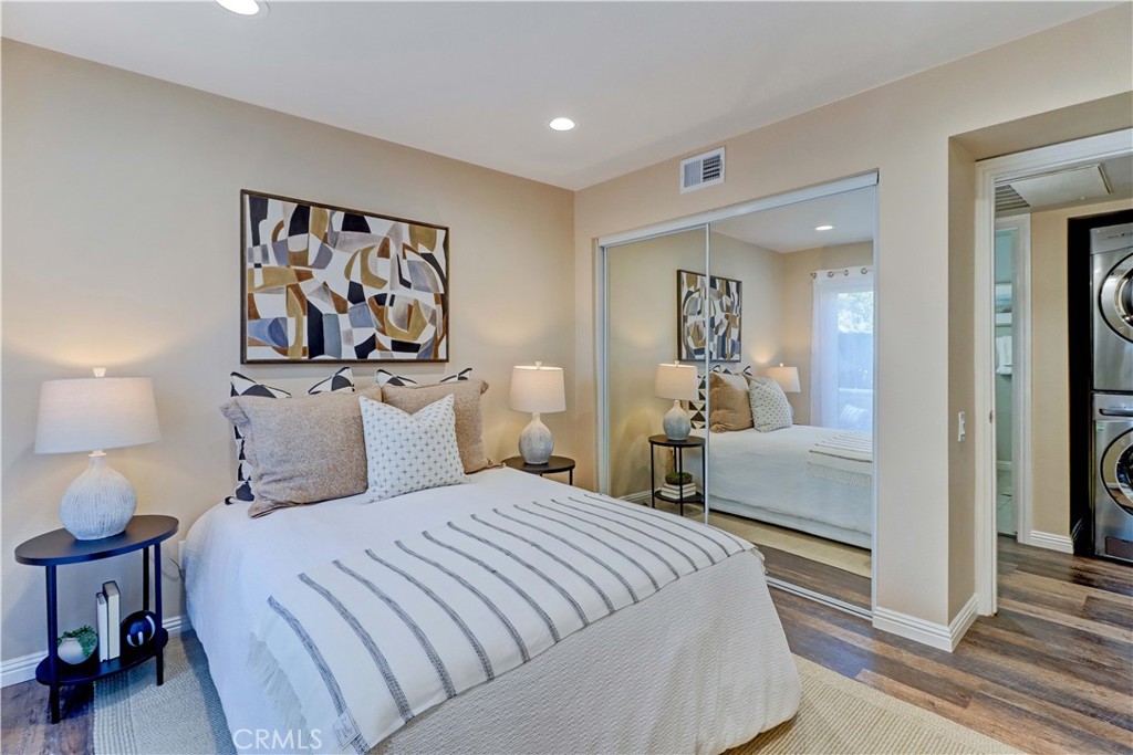 Long Beach, California, 90804, United States, 2 Bedrooms Bedrooms, ,2 BathroomsBathrooms,Residential,For Sale,2001889