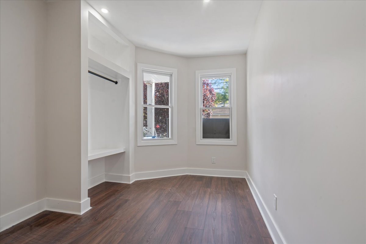 Bergen, Lodi Borough, New Jersey, 07644, United States, 6 Bedrooms Bedrooms, ,4 BathroomsBathrooms,Residential,For Sale,1977349