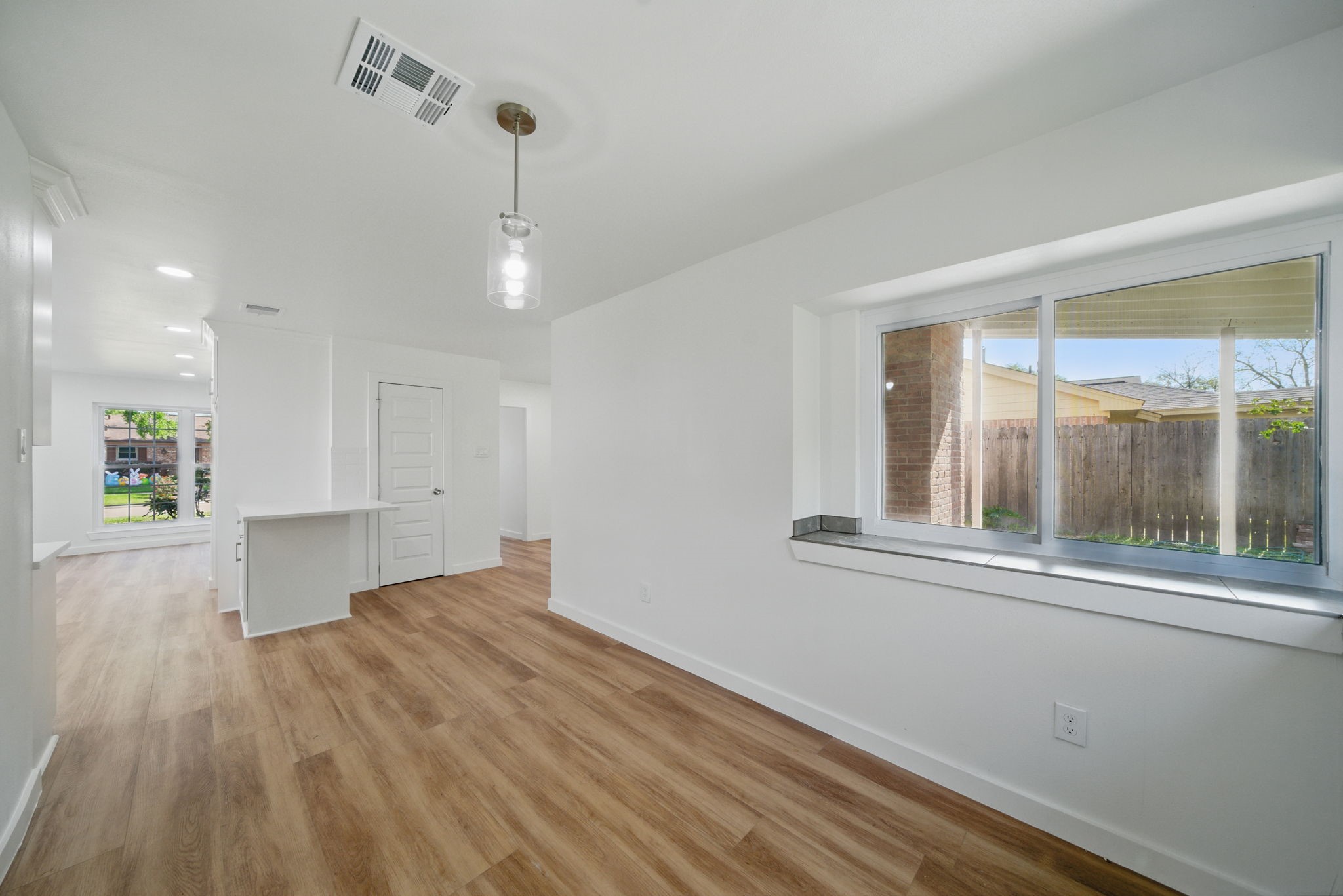  9711 Derrik Drive - 物件實景