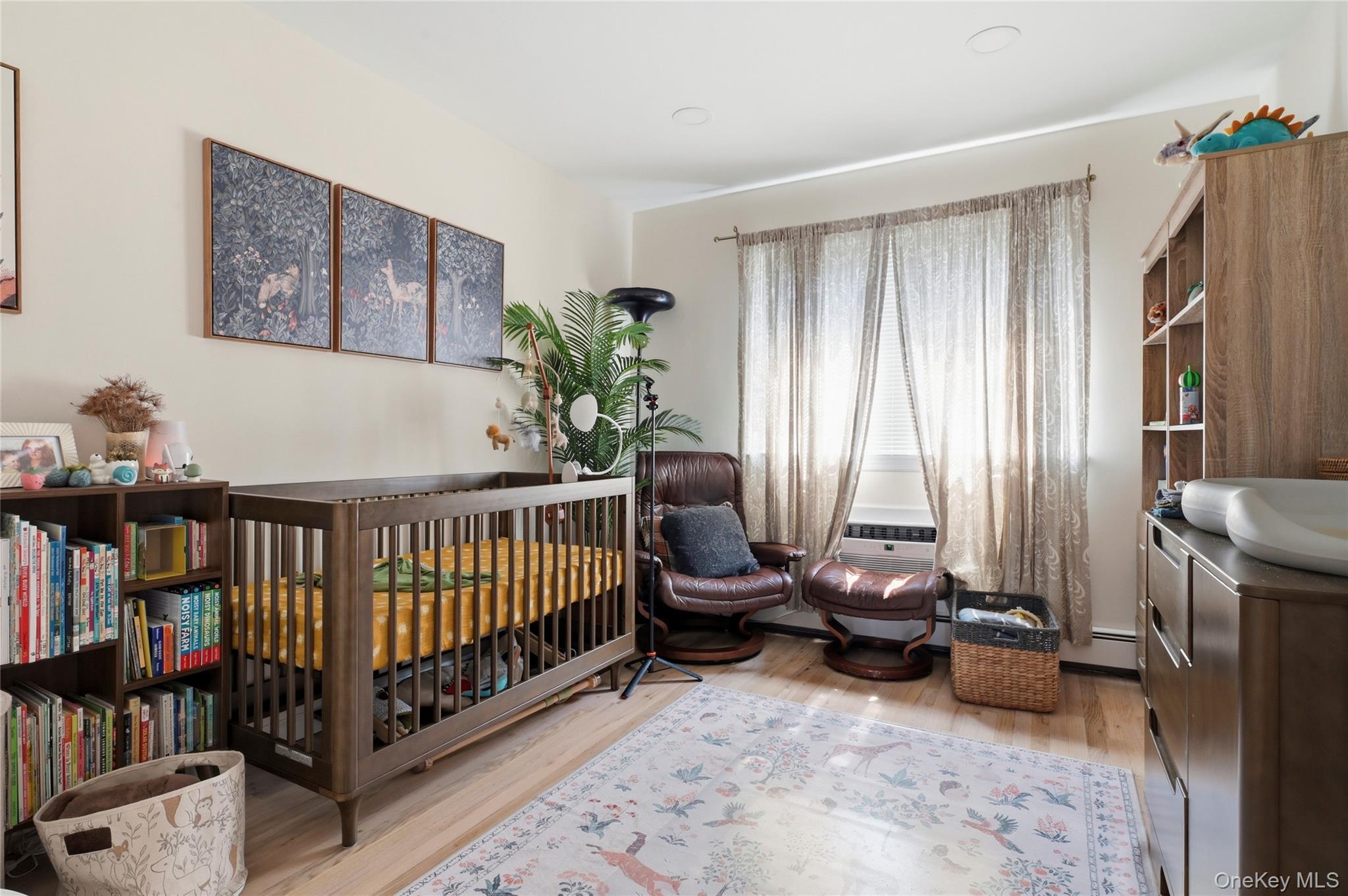  2511 44th Street, Astoria, NY, 11103 - 物件實景