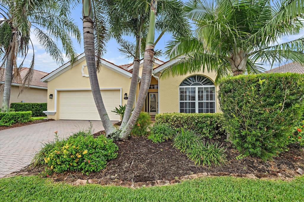 Bradenton, Florida, 34212, United States, 3 Bedrooms Bedrooms, ,2 BathroomsBathrooms,Residential,For Sale,1927218