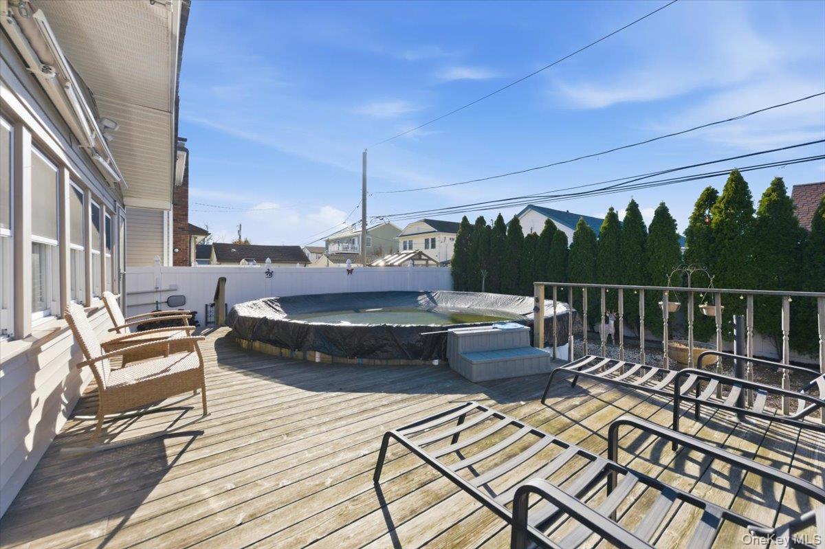 Island Park, New York, 11558, United States, 2 Bedrooms Bedrooms, ,1 BathroomBathrooms,Residential,For Sale,1998541