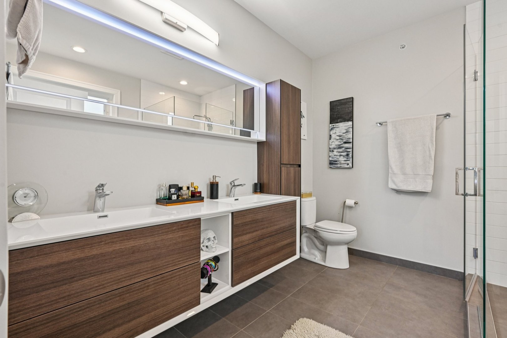 Evanston, Illinois, 60202, United States, 4 Bedrooms Bedrooms, ,3 BathroomsBathrooms,Residential,For Sale,1991957