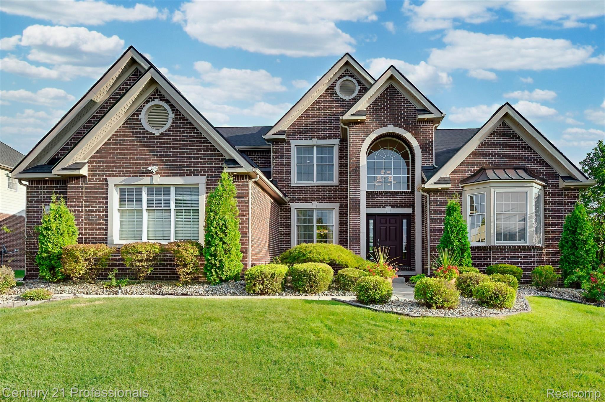 Novi, Michigan, 48374, United States, 4 Bedrooms Bedrooms, ,5 BathroomsBathrooms,Residential,For Sale,1904445
