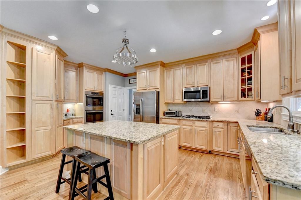 Canton, Georgia, 30115, United States, 6 Bedrooms Bedrooms, ,5 BathroomsBathrooms,Residential,For Sale,1887424