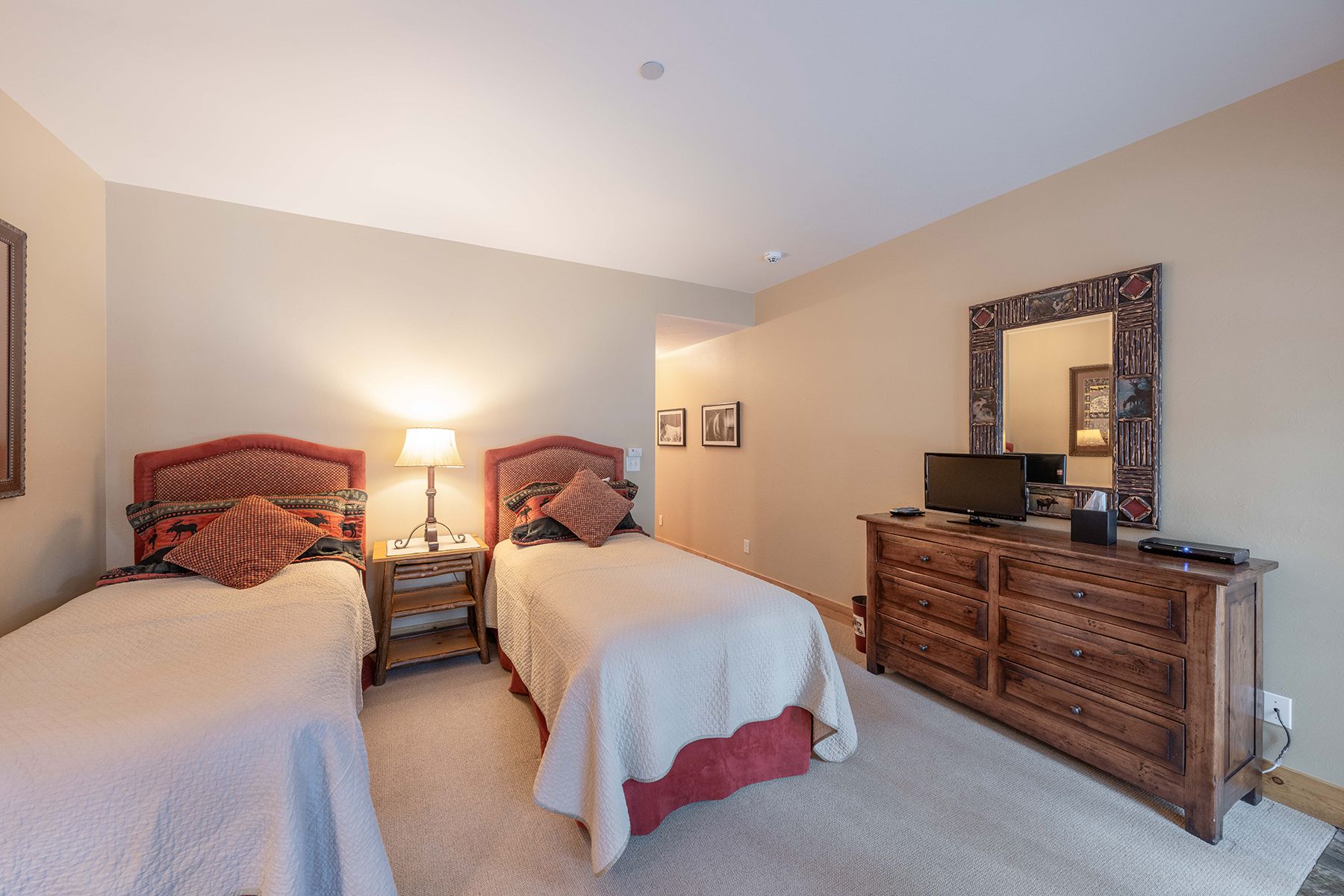  Ski-In Ski-Out Luxury Cabin  Jackson Hole Mountain Resort  Teton Village WY - 物件實景