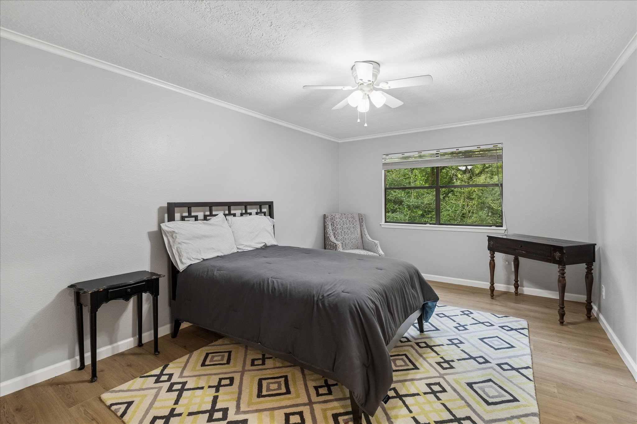  2411 Oakbank Drive - 物件實景