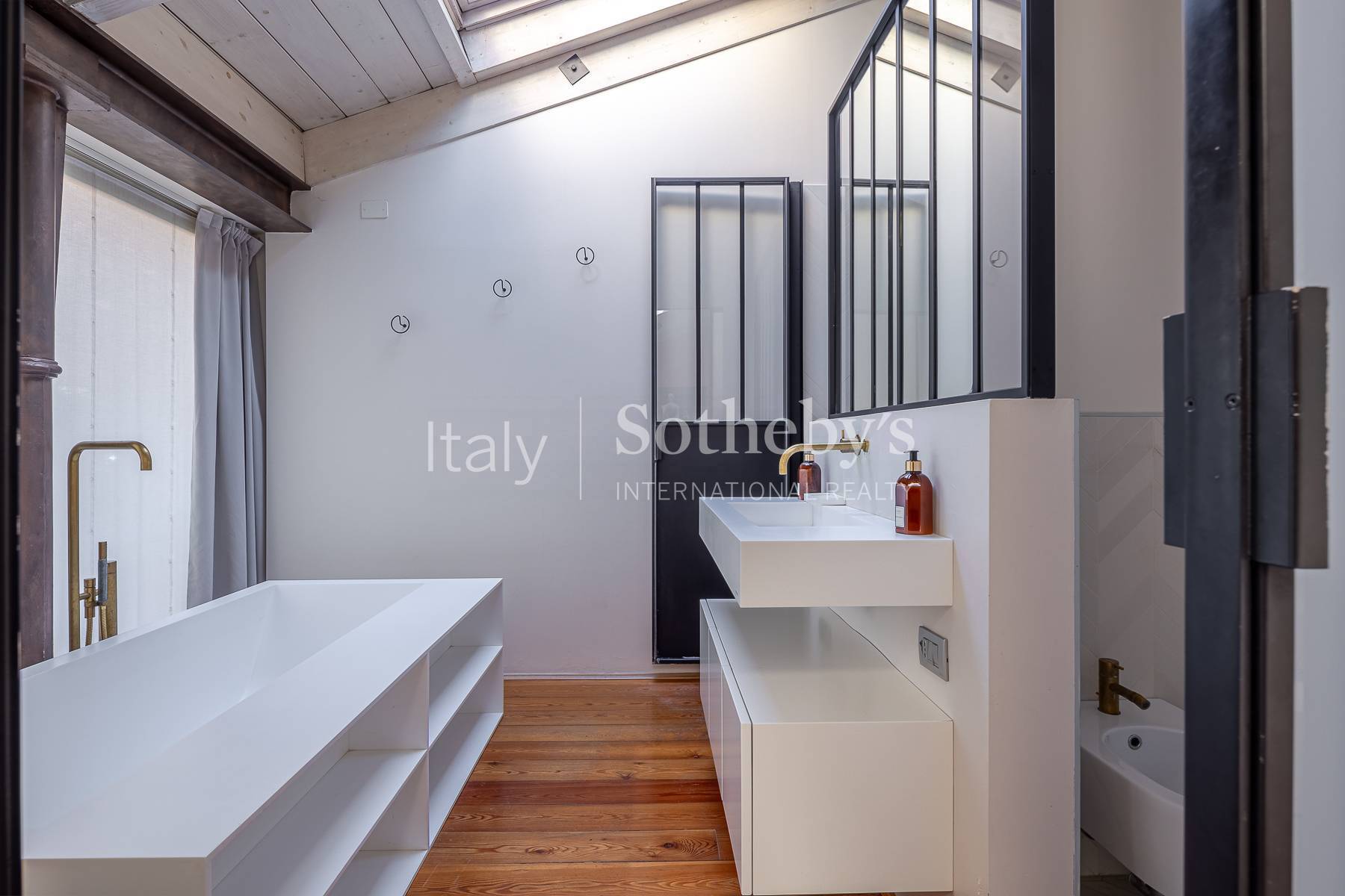  Exclusive Design-Led residence in the historic center - 物件實景