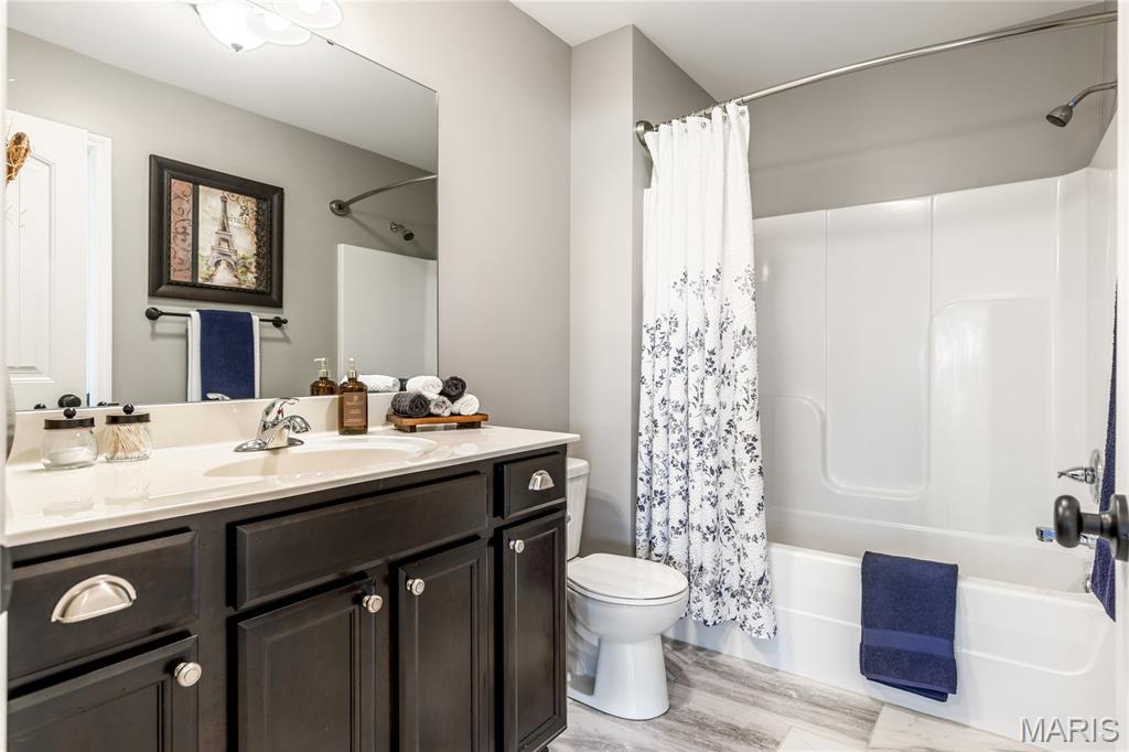 Lake St Louis, Missouri, 63367, United States, 4 Bedrooms Bedrooms, ,4 BathroomsBathrooms,Residential,For Sale,1987646