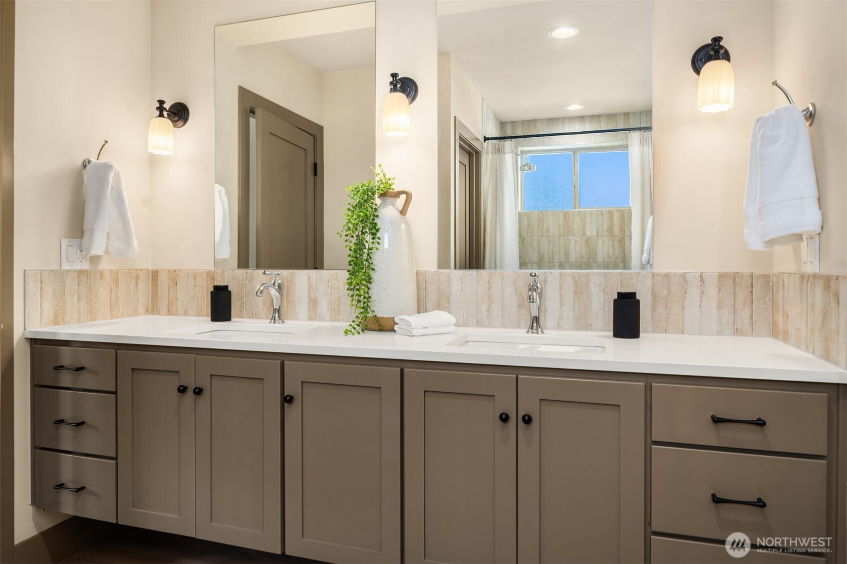 Seattle, Washington, 98106, United States, 4 Bedrooms Bedrooms, ,3 BathroomsBathrooms,Residential,For Sale,1902833