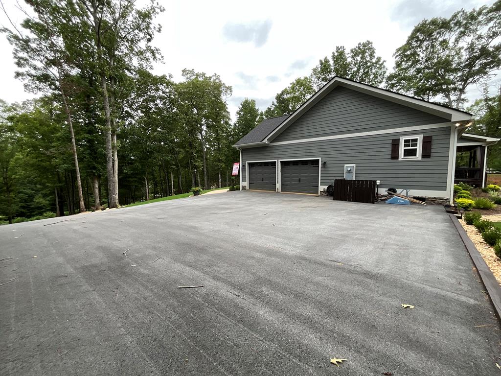 Ellijay, Georgia, 30540, United States, 3 Bedrooms Bedrooms, ,2 BathroomsBathrooms,Residential,For Sale,1911460