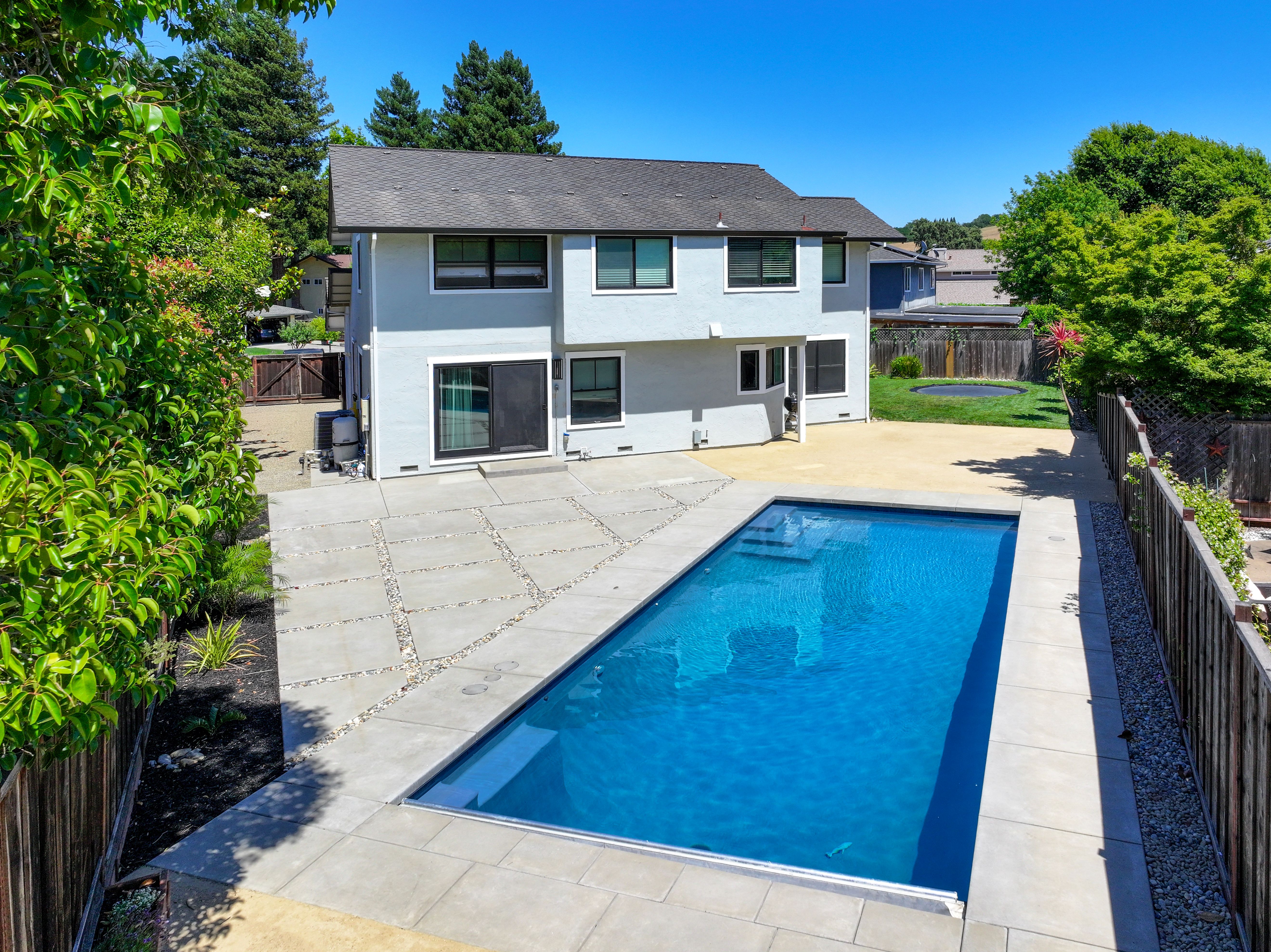  Modern Farm-Style Browns Valley Home - 物件實景