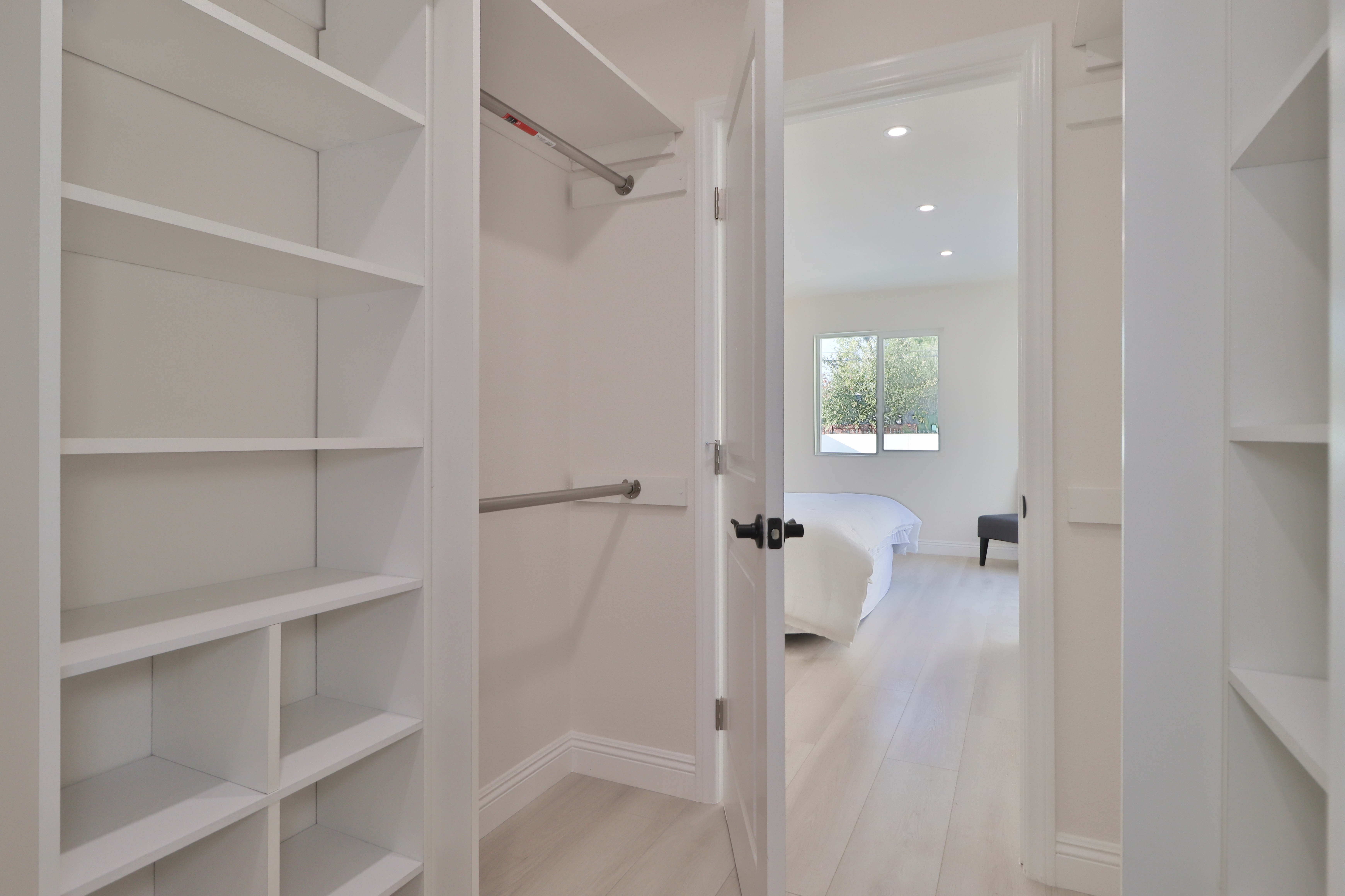 Woodland Hills, California, 91303, United States, 6 Bedrooms Bedrooms, ,7 BathroomsBathrooms,Residential,For Sale,1838273
