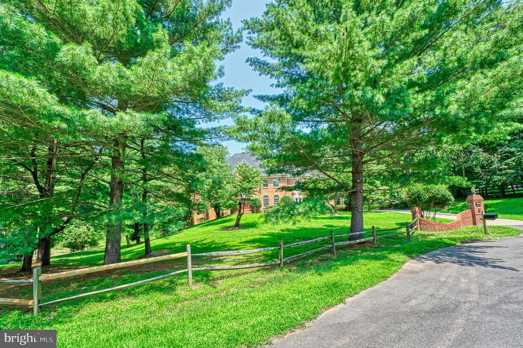 Great Falls, Virginia, 22066, United States, 5 Bedrooms Bedrooms, ,5 BathroomsBathrooms,Residential,For Sale,1900616