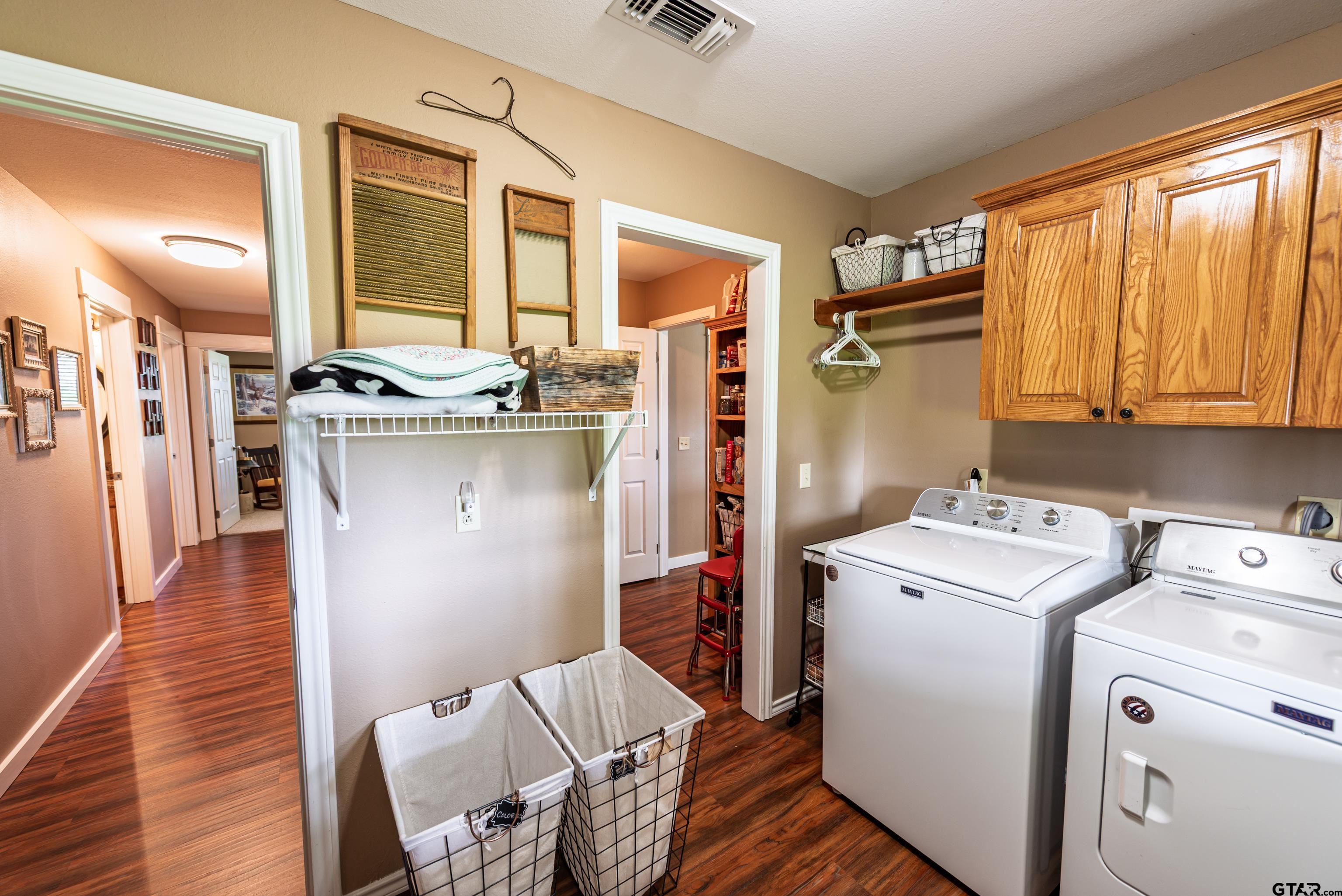 Naples, Texas, 75568, United States, 5 Bedrooms Bedrooms, ,4 BathroomsBathrooms,Residential,For Sale,1895043