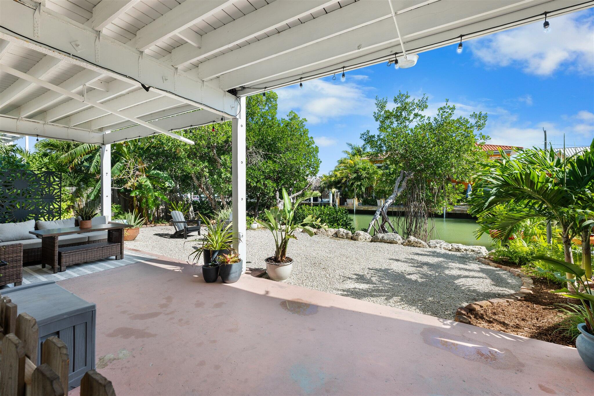 MARATHON, Florida, 33050, United States, 2 Bedrooms Bedrooms, ,2 BathroomsBathrooms,Residential,For Sale,2000916