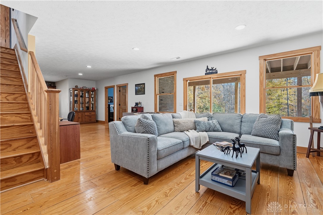 Adams Twp, Ohio, 45177, United States, 6 Bedrooms Bedrooms, ,4 BathroomsBathrooms,Residential,For Sale,1989294