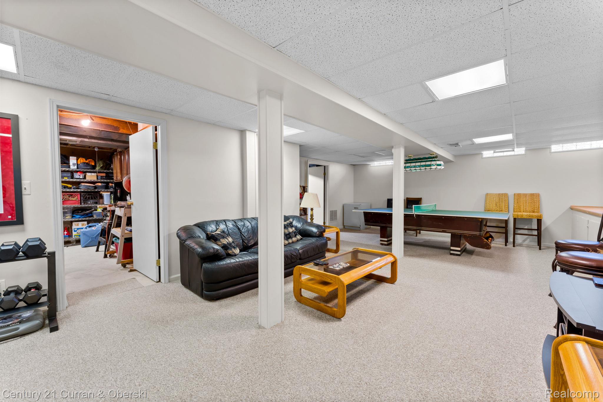 Novi, Michigan, 48375, United States, 4 Bedrooms Bedrooms, ,3 BathroomsBathrooms,Residential,For Sale,2048912