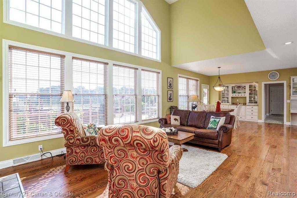 Jackson, Michigan, 49201, United States, 4 Bedrooms Bedrooms, ,3 BathroomsBathrooms,Residential,For Sale,1980498