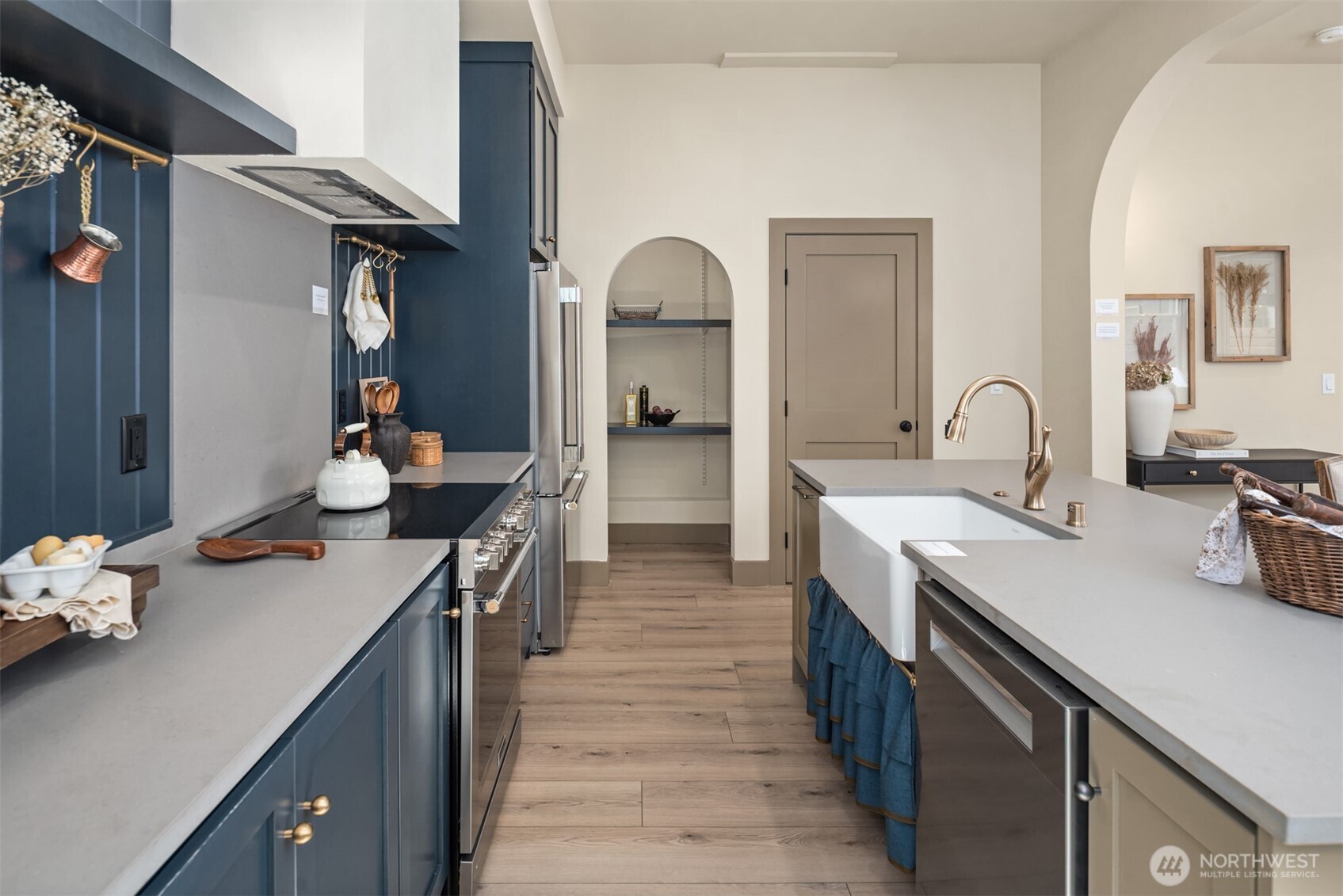 Seattle, Washington, 98106, United States, 2 Bedrooms Bedrooms, ,2 BathroomsBathrooms,Residential,For Sale,1902670