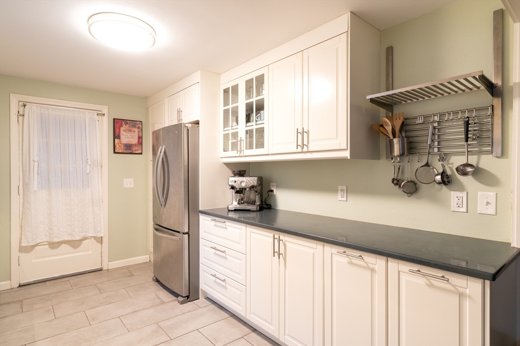 Chelmsford, Massachusetts, 01863, United States, 3 Bedrooms Bedrooms, ,2 BathroomsBathrooms,Residential,For Sale,1988056