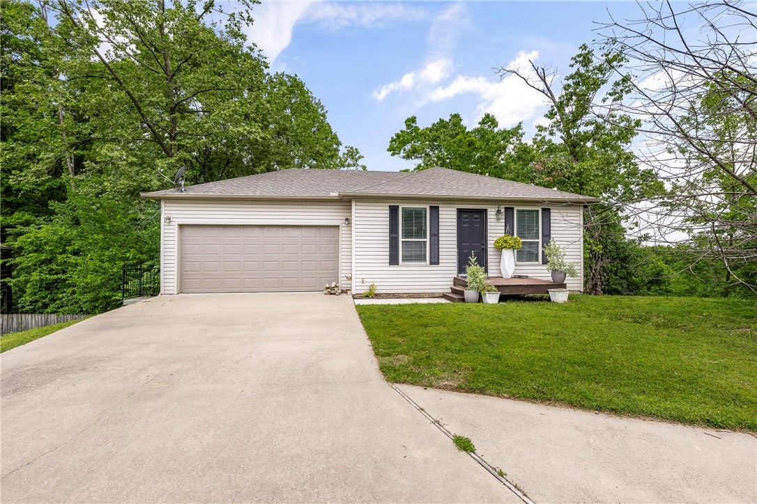 Cresent St, Bentonville, AR 72712