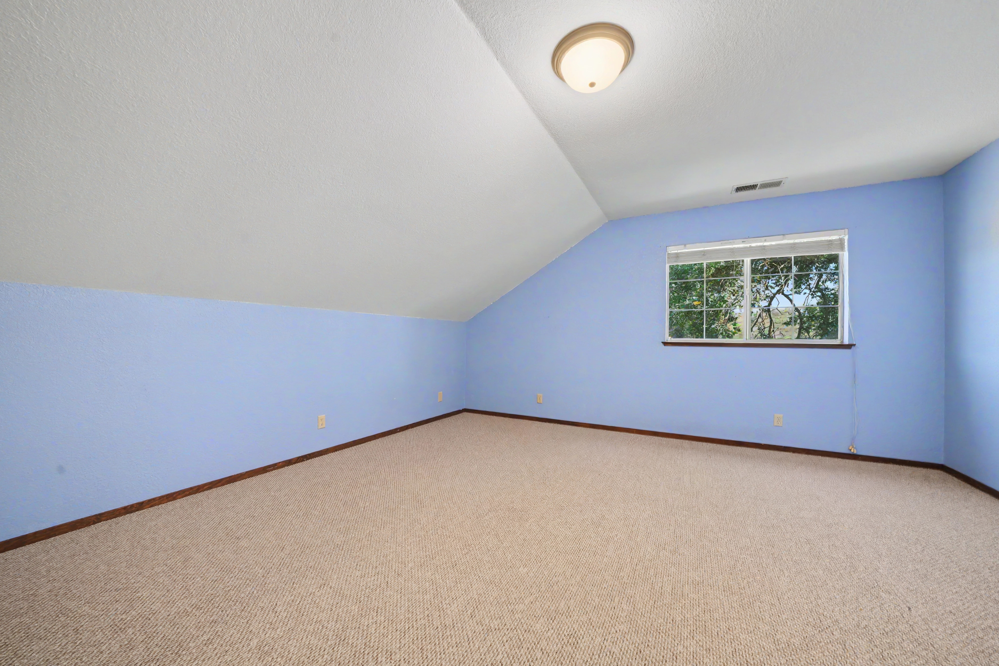  Spacious Sutter Creek Home with Hillside Views and Endless Potential - 物件實景