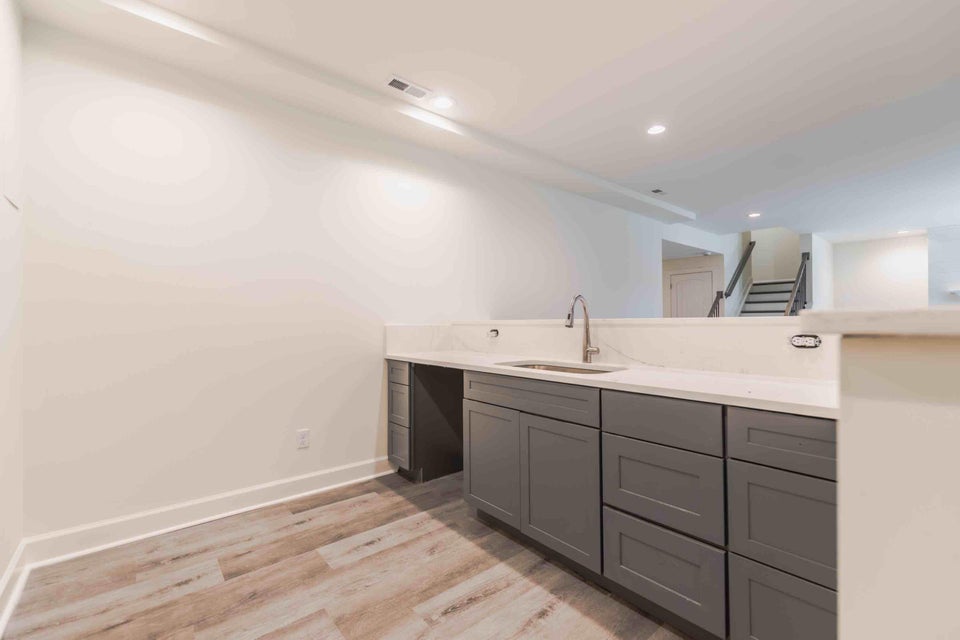 Richmond, Kentucky, 40475, United States, 5 Bedrooms Bedrooms, ,5 BathroomsBathrooms,Residential,For Sale,1881286