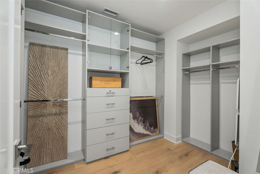 Newport Beach, California, 92663, United States, 2 Bedrooms Bedrooms, ,3 BathroomsBathrooms,Residential,For Sale,1989399