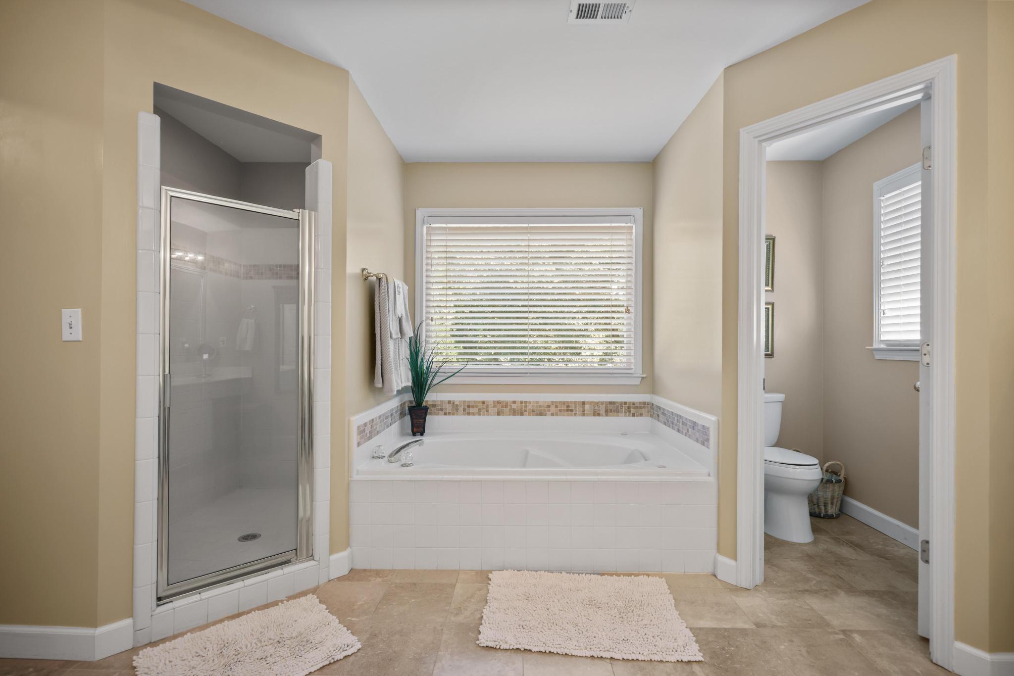  Beautifully Maintained Home in Established Burnt Hickory Pointe - 物件實景