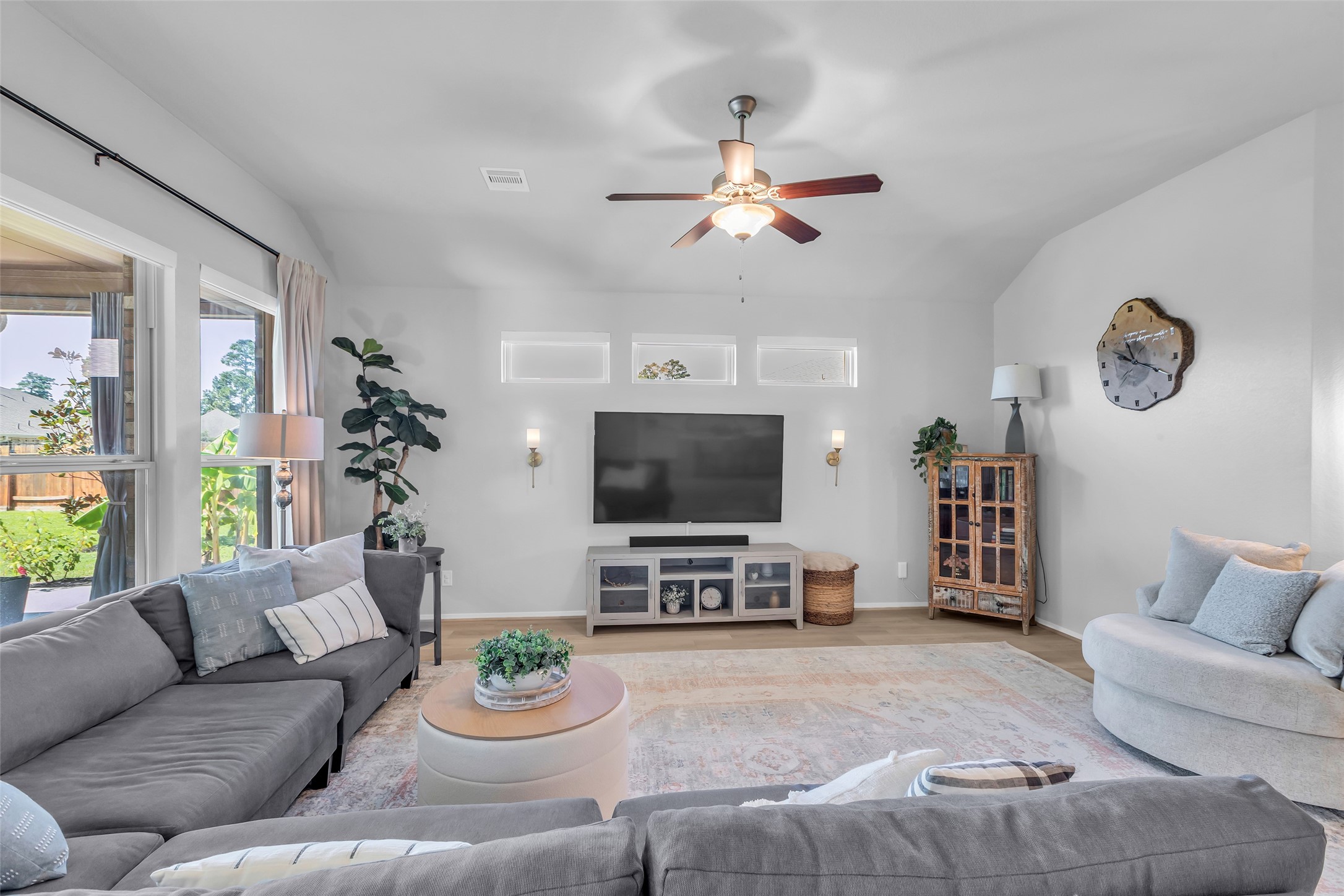 Conroe, Texas, 77384, United States, 4 Bedrooms Bedrooms, ,3 BathroomsBathrooms,Residential,For Sale,1950412