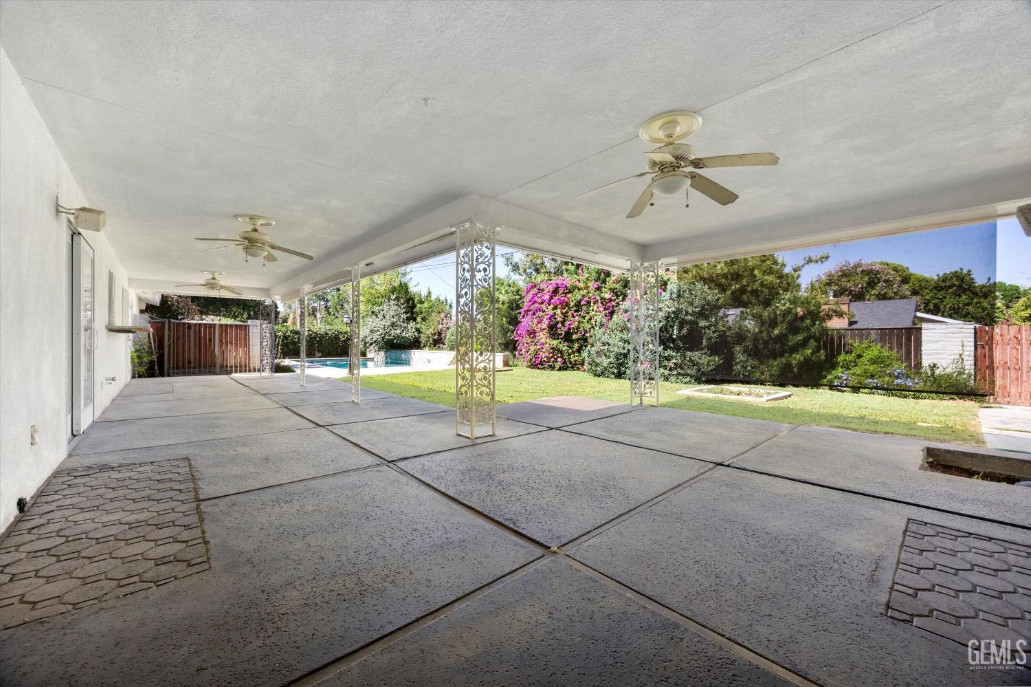Shafter, California, 93263, United States, 5 Bedrooms Bedrooms, ,4 BathroomsBathrooms,Residential,For Sale,1896339