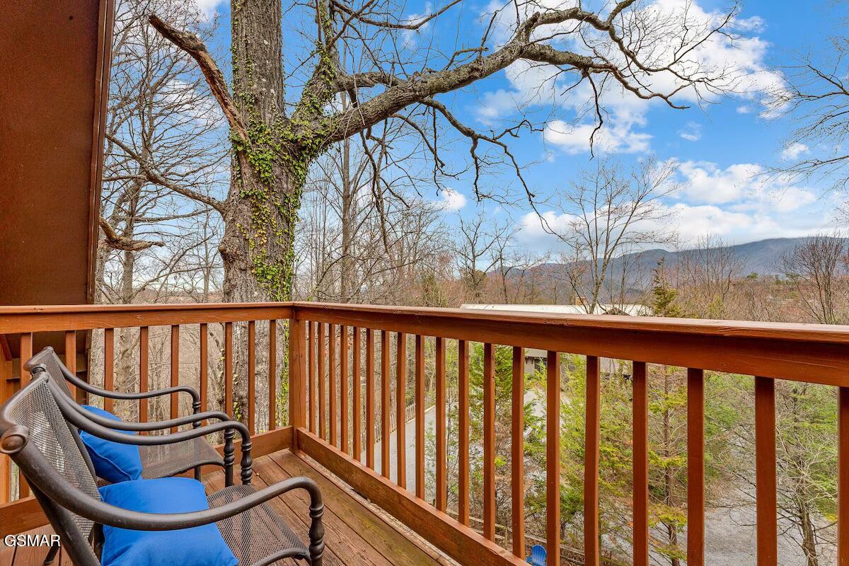 Gatlinburg, Tennessee, 37738, United States, 5 Bedrooms Bedrooms, ,4 BathroomsBathrooms,Residential,For Sale,2023747