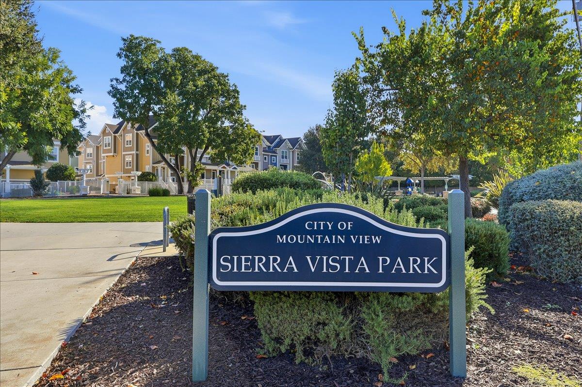 Mountain View, California, 94043, United States, 4 Bedrooms Bedrooms, ,4 BathroomsBathrooms,Residential,For Sale,1989678