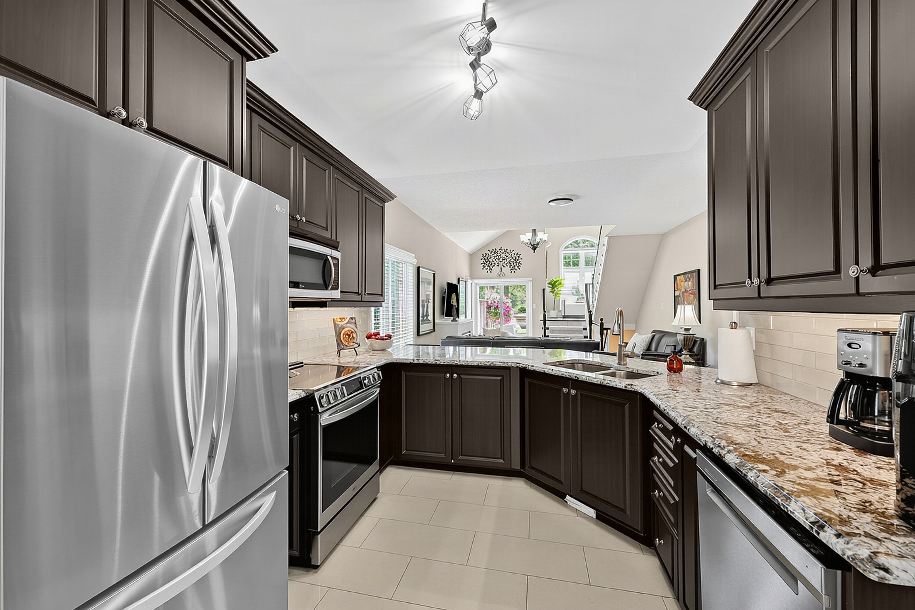  Thoughtfully Designed Townhome - 物件實景