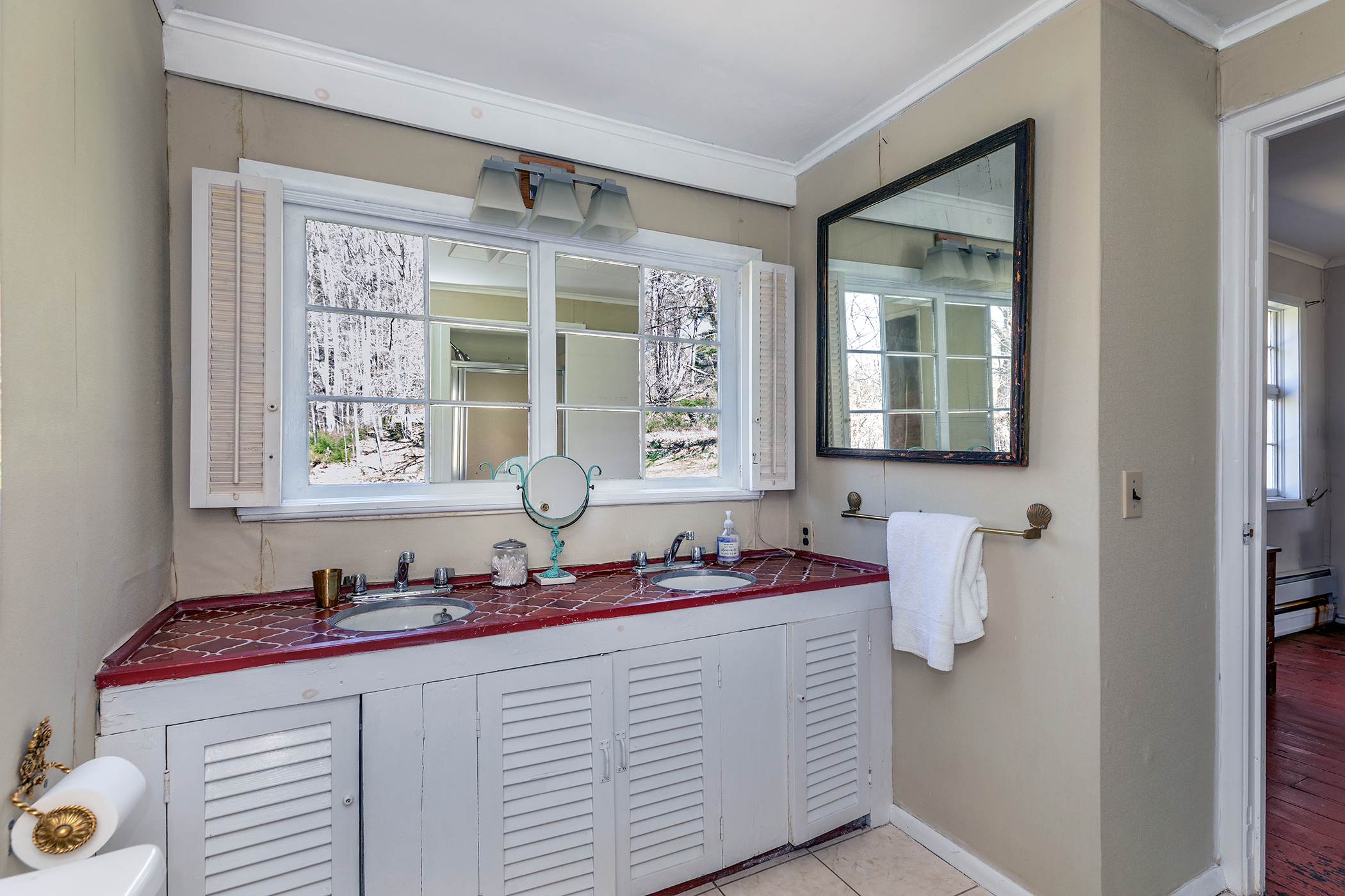  242 River Road - 物件實景