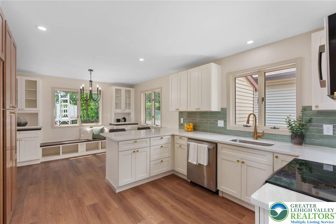 Washington Twp, Pennsylvania, 18080, United States, 3 Bedrooms Bedrooms, ,3 BathroomsBathrooms,Residential,For Sale,1984610