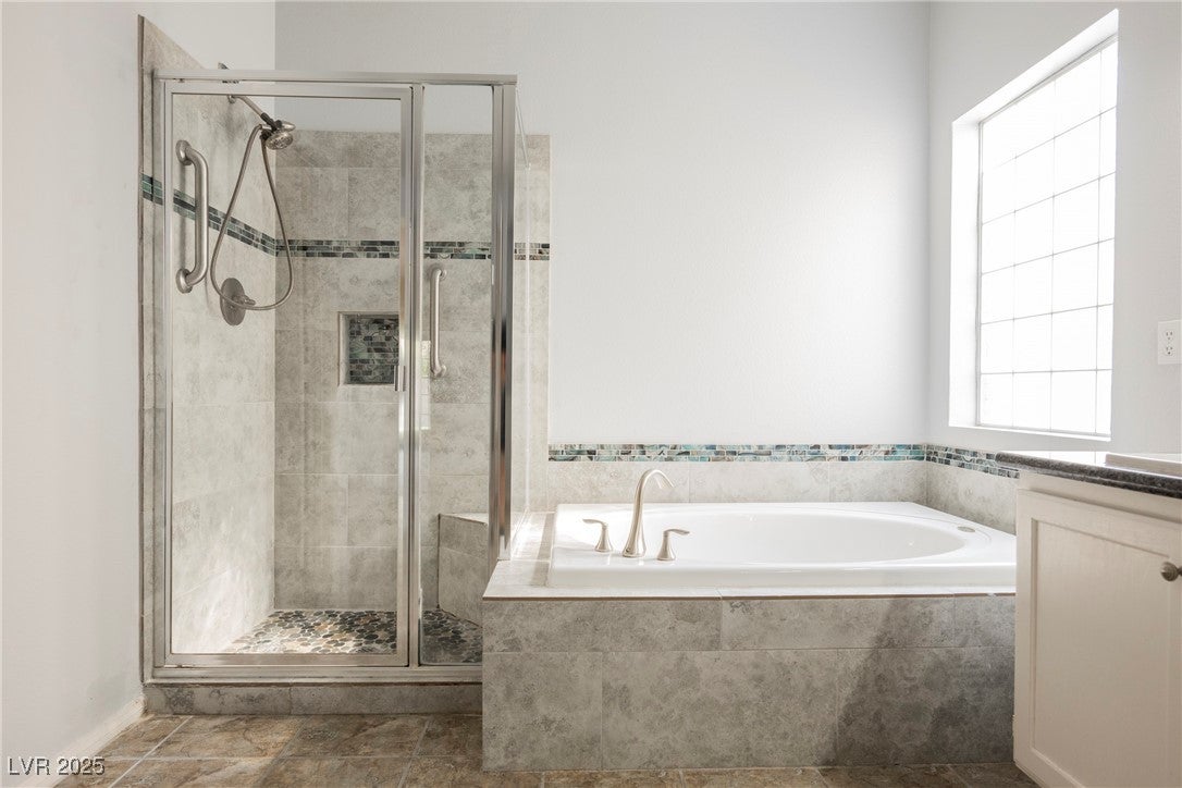 Henderson, Nevada, 89015, United States, 5 Bedrooms Bedrooms, ,2 BathroomsBathrooms,Residential,For Sale,1976773