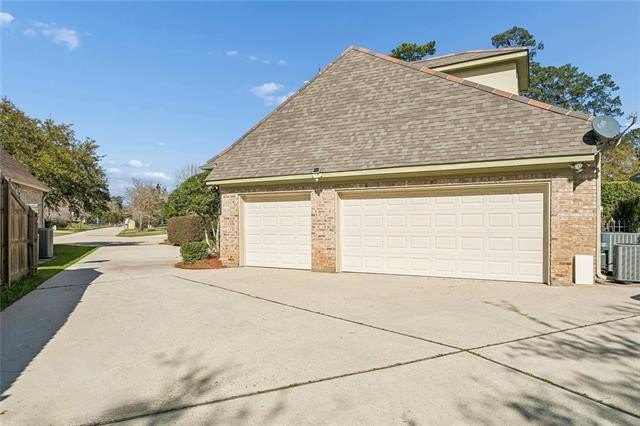 Mandeville, Louisiana, 70471, United States, 5 Bedrooms Bedrooms, ,6 BathroomsBathrooms,Residential,For Sale,2025079