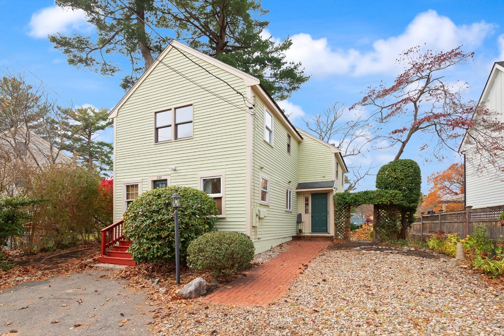 Lynnfield, Massachusetts, 01940, United States, 3 Bedrooms Bedrooms, ,2 BathroomsBathrooms,Residential,For Sale,1987735