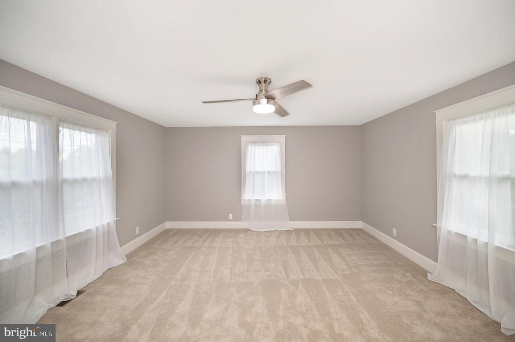 Fredericksburg, Virginia, 22401, United States, 4 Bedrooms Bedrooms, ,3 BathroomsBathrooms,Residential,For Sale,1916037