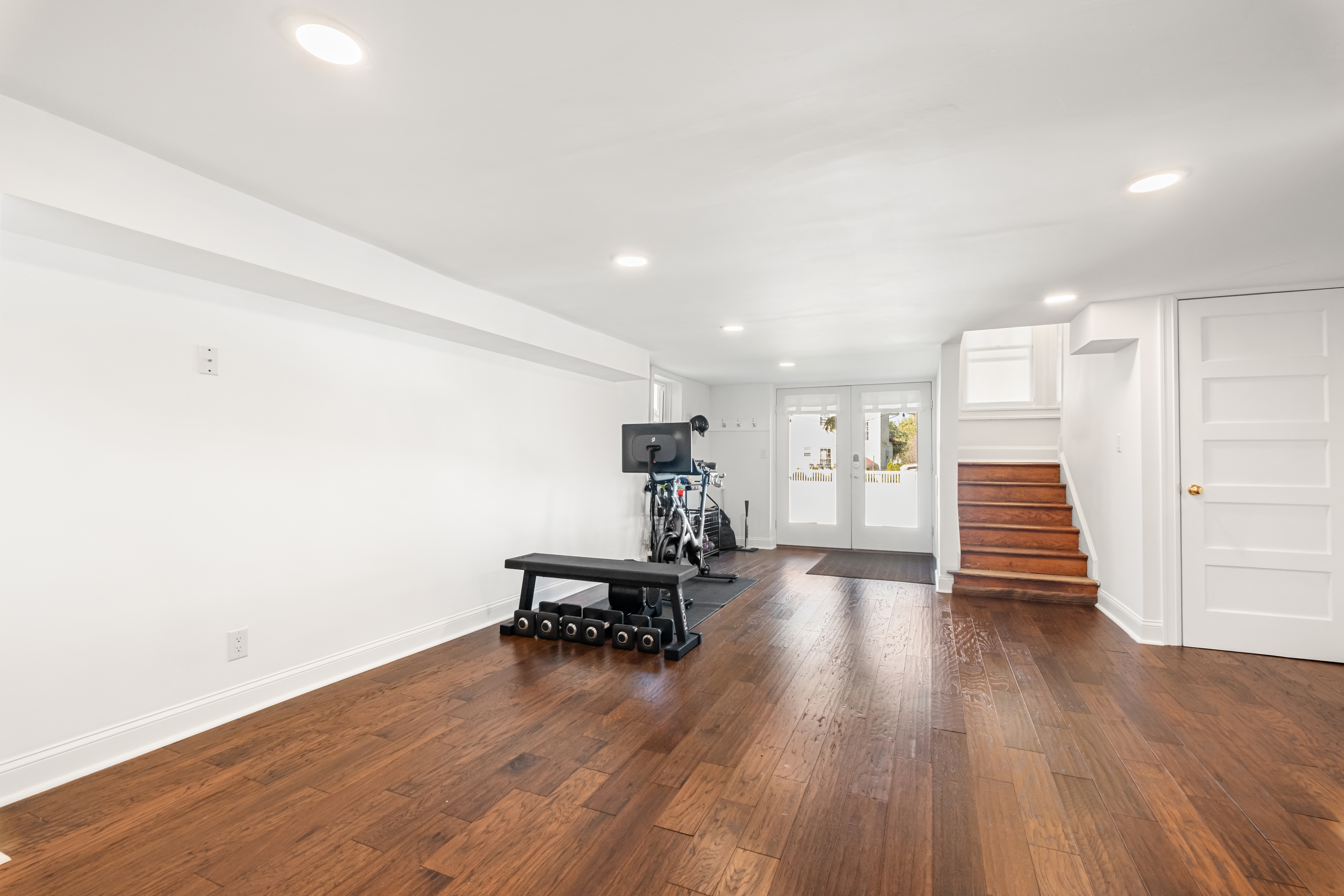  a gracious, fully-updated home where  every detail has been considered. - 物件實景