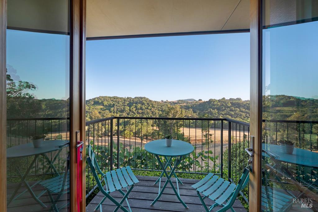 Healdsburg, California, 95448, United States, 3 Bedrooms Bedrooms, ,4 BathroomsBathrooms,Residential,For Sale,1866142